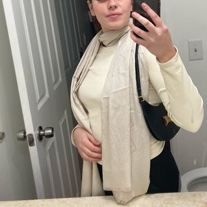 FENDI Cream Shiny Shawl